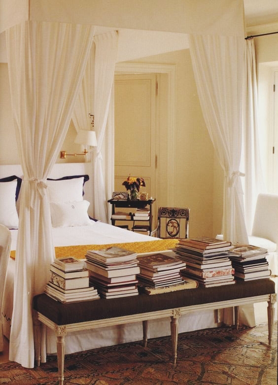 06-Givenchy-Summer-Home-Paris-This-Is-Glamorous.jpg 软装参考,卧室搭配,传统气氛,
