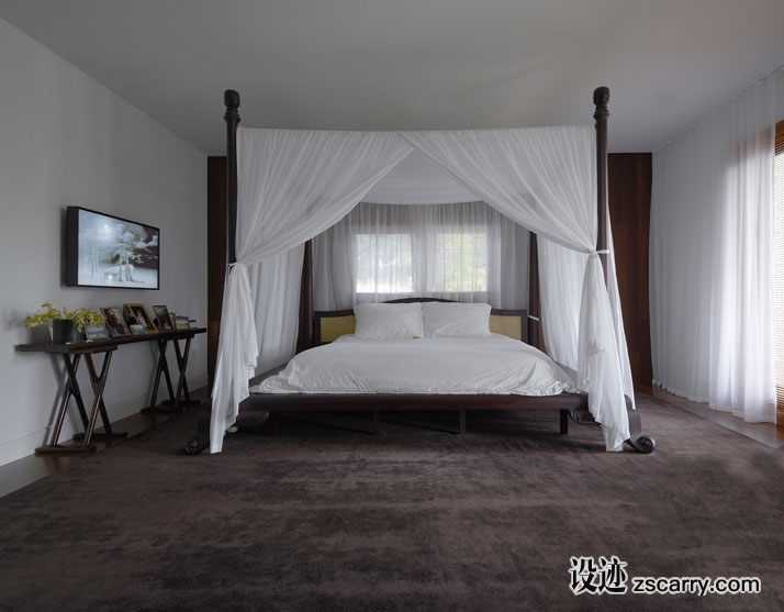 11-Villa-Allegra-by-Chad-Oppenheim-photo-Laziz-Hamani-yatzer.jpg 软装参考,卧室搭配,华盖床,