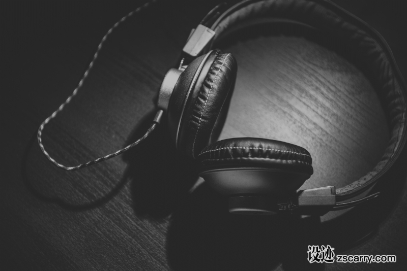 desk-music-black-and-white-technology-headphone-gadget-100901-pxhere.com.jpg 方案配图,客户爱好,音乐,