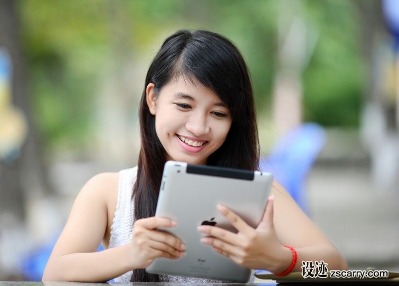ipad_girl_tablet_internet_technology_computer_digital_happy-458001.jpg 方案配图,客户爱好,阅读,