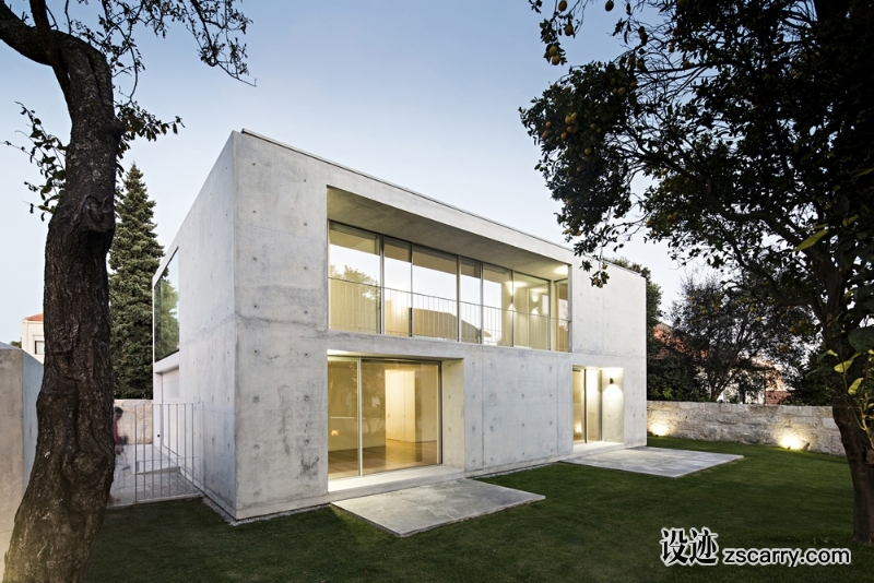 0010_JOAO_VIEIRA_CAMPOS_HOUSE_IN_SERRALVES_PT_161117_0831_2_copy.jpg 建筑参考,住宅建筑,独栋别墅,