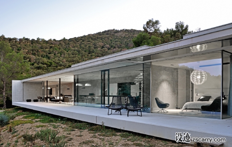 maison-mira-ra_-01-aum-minassian-architectes-architecture-maison-contemporaine-materiaux-beton-acier-brut-sud_-france_(6)(1).jpg 建筑参考,住宅建筑,独栋别墅,