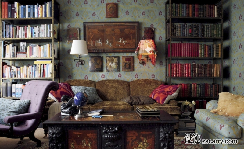 01-The+walls+of+this+handsome+library+are+upholstered+in+hand+blocked+linen.+They+set+the+stage+for+a+deeply+evocative,+comfortable+and+nuanced+retreat.+.jpg 软装参考,书房搭配,传统气氛,