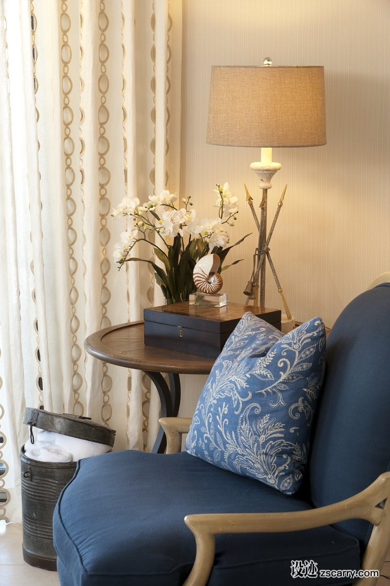 la-jolla-luxury-home-bedroom2-robeson-design-6.jpg 软装参考,局部搭配,休闲角,