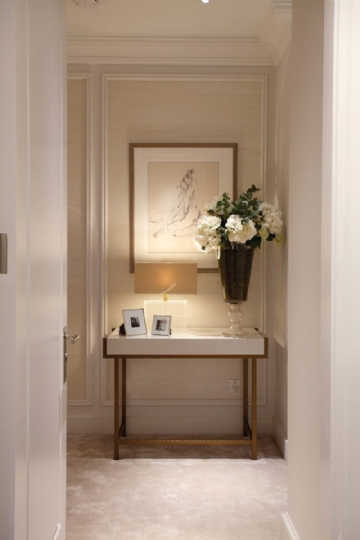 走道尽头 Mayfair-luxury-interior-design-master-bedroom-detail.jpg