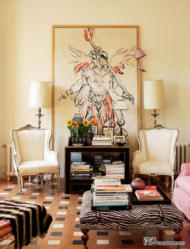 02-At-Home-With-Carolina-Herrera-Jr.-Madrid.jpg 软装参考,局部搭配,靠墙,