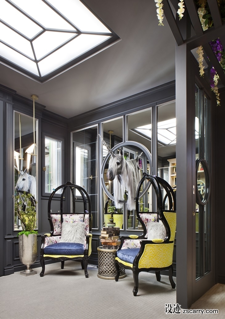 casadecorcasa-decor-2017-espacio-roman-windows-and-doors-gs-interior-design-001.jpg 软装参考,局部搭配,靠墙,