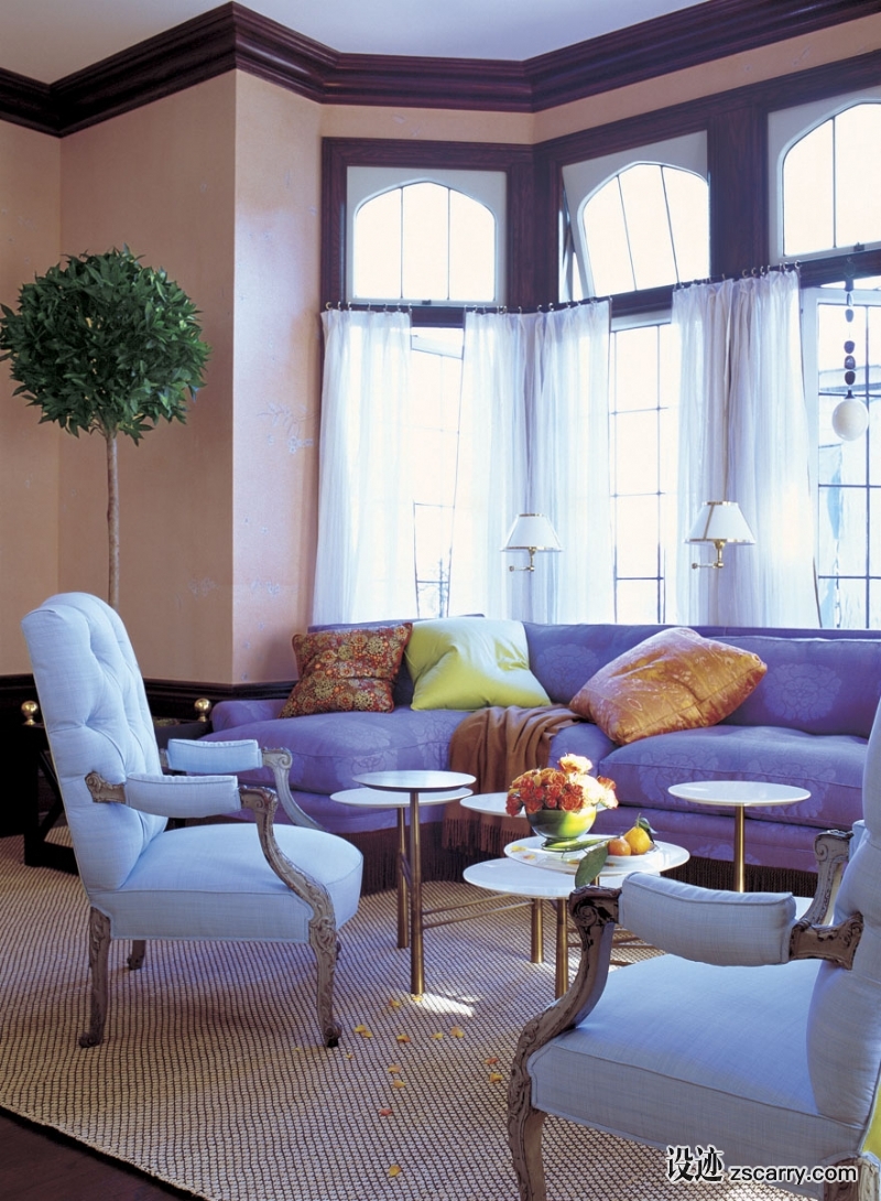 06-A+bay+window+is+always+a+welcome+addition+to+every+room+and+the+furniture+plan+embraces+its+qualities.+.jpg 软装参考,局部搭配,靠窗,