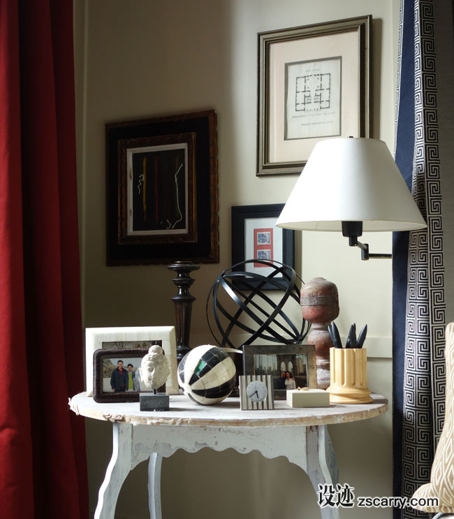 kedigian-bedroom-table-detail.jpg 软装参考,饰品陈列,圆桌摆设,