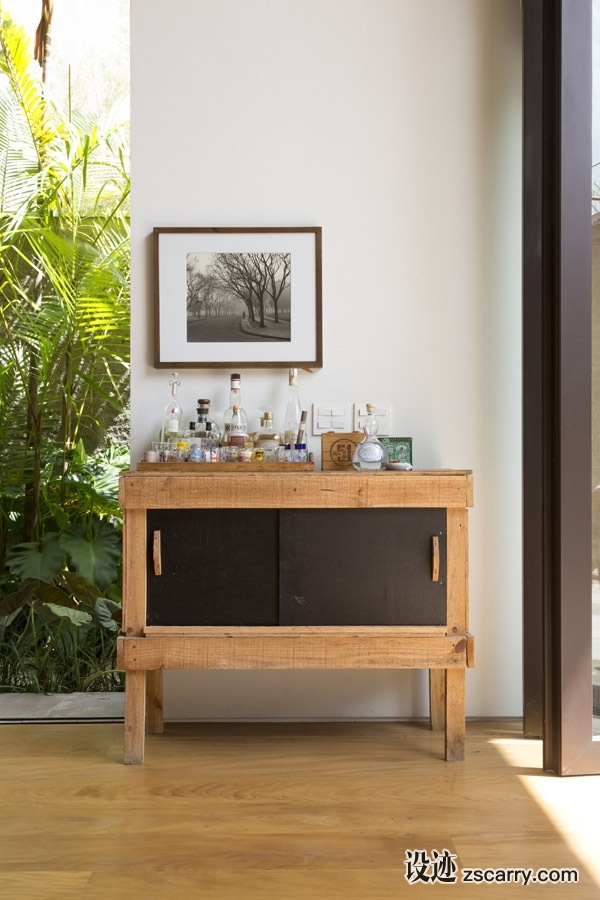 11.jpg 软装参考,饰品陈列,长桌摆设,