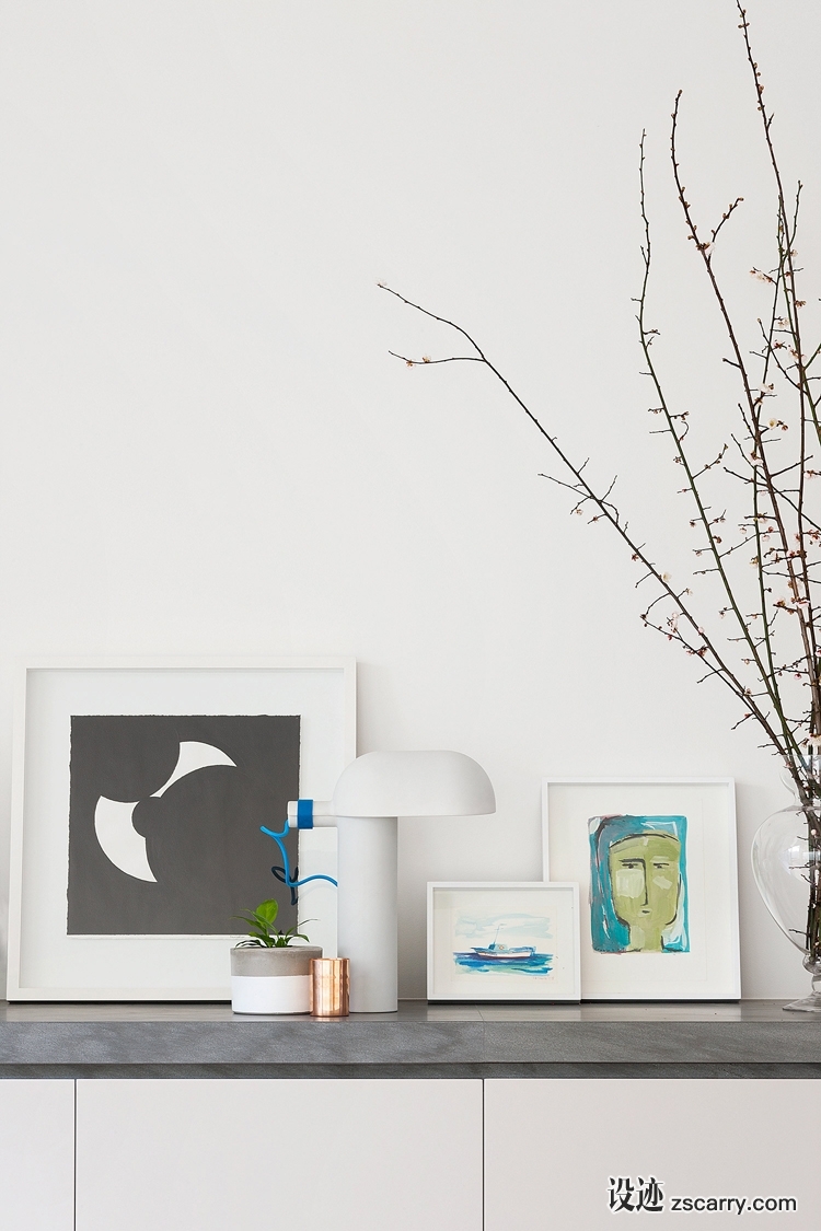 courtyard-house-by-robson-rak-architects-melbourne-photo-by-Shannon-McGrath-8.jpg 软装参考,饰品陈列,长桌摆设,