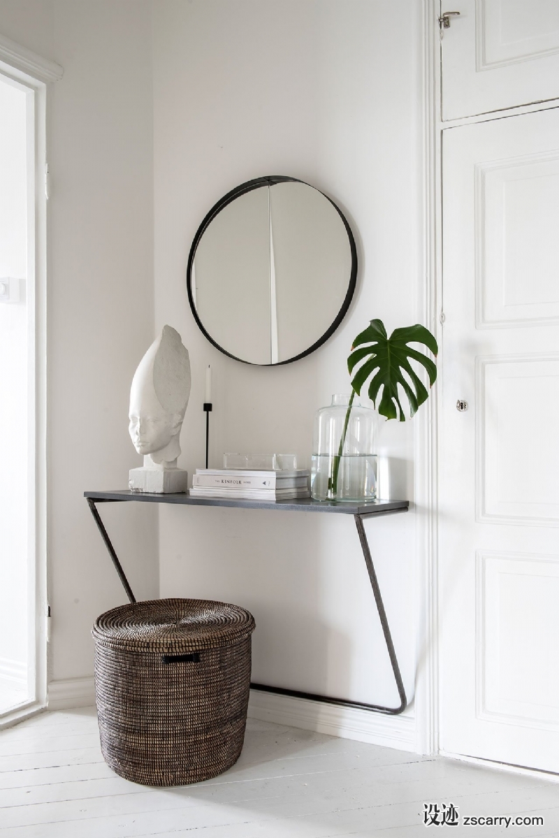 s7_laura_seppanen_helsinki_apartment_yatzer.jpg 软装参考,饰品陈列,长桌摆设,