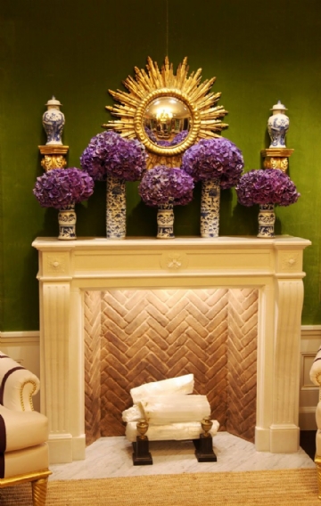 床头柜摆设 green-interior-design-inspiration-tory-burch-boutique.jpg