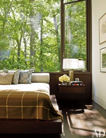 床头柜摆设 modern-bedroom-carrier-and-co-interiors-new-canaan-connecticut-201302-2_1000-watermarked.jpg