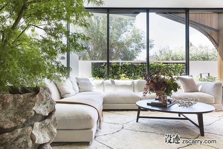 Est-Magazine-Esplanade-Lynton-Crabb-Living-Detail.jpg 软装参考,饰品陈列,茶几摆设,