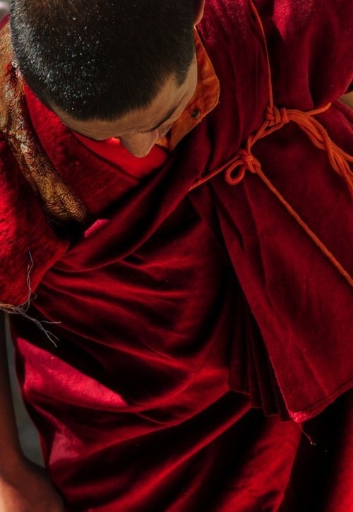 63c1ab8a3ef666ba2f64f7f0067a5b85.jpg 方案配图,色彩意境,红色,