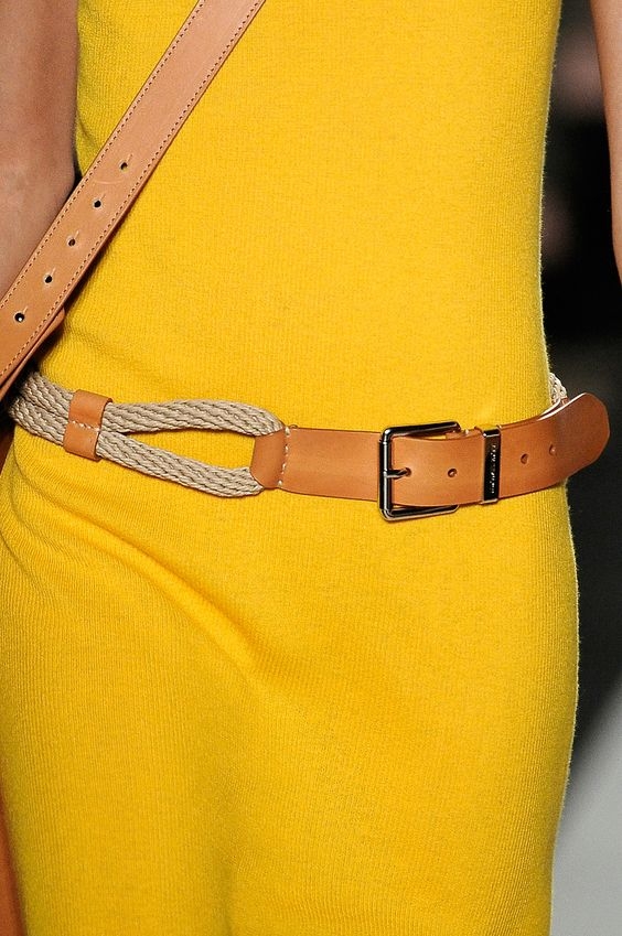 2dac92226587adf19a38b503e20fbf64.jpg 方案配图,色彩意境,黄色,