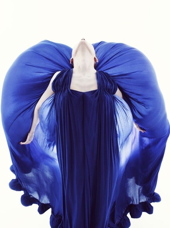 3f4471de5919ca421eb2a8ca008839d3.jpg 方案配图,色彩意境,蓝色,