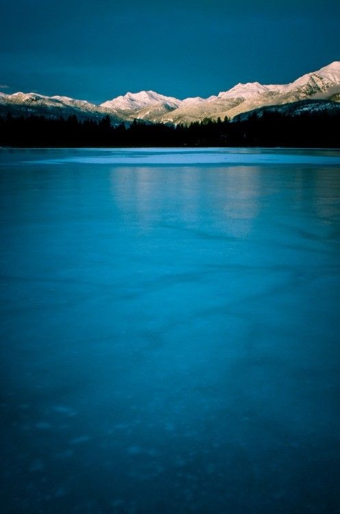 80b0925b38b42d2a5451d8ddaa8335aa.jpg 方案配图,色彩意境,蓝色,