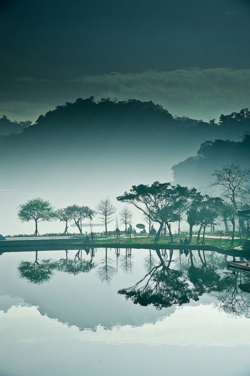 6115185d070c9cc388802dbf557cec7a.jpg 方案配图,色彩意境,蓝色,