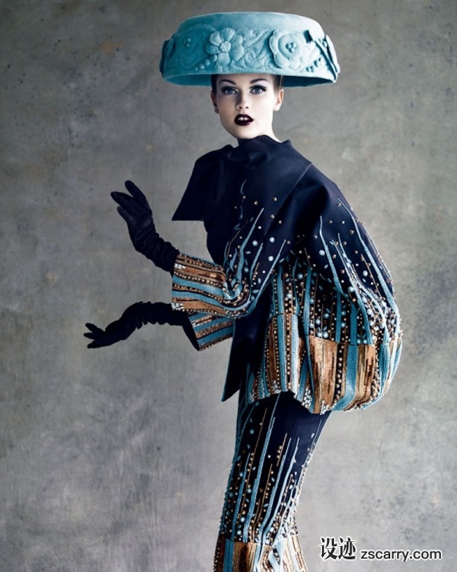 Blue-Dior-Couture-Patrick-Demarchelier.jpg 方案配图,色彩意境,蓝色,