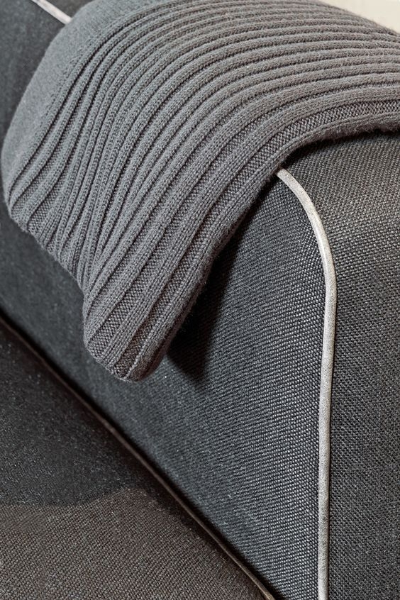 4cf0609986b6b0b52d1221e0f6082e91.jpg 方案配图,色彩意境,灰色,