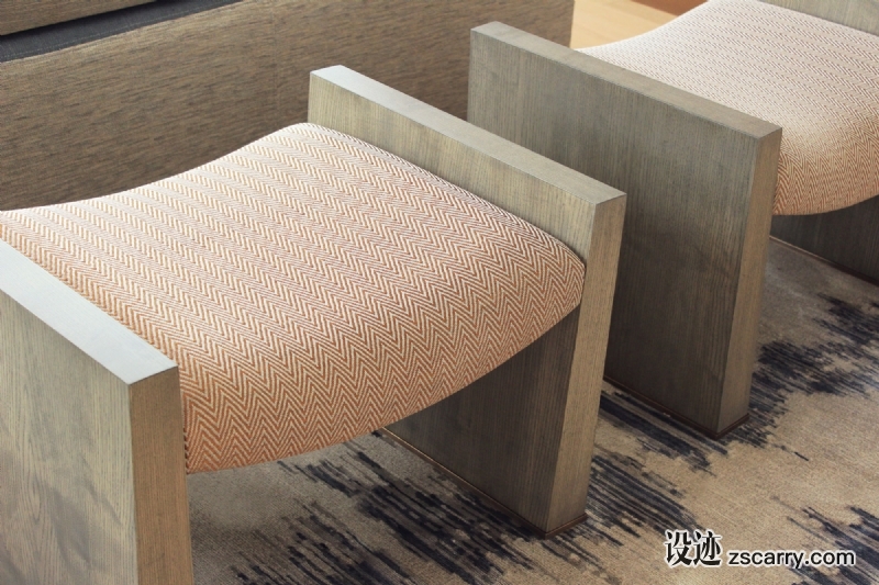 8.-HELEN-GREEN-DESIGN-PENTHOUSE-KENGSINGTON-STOOLS.jpg 方案配图,空间氛围,卧室,