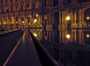 法国 longexposure_reflection_water_lamp_night_arch_pyramid_louvre-326678.jpg