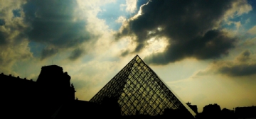 法国 paris_pyramid_louvre_glass_pyramid_darkness_atmosphere_sunbeam_sunlight-961437.jpg