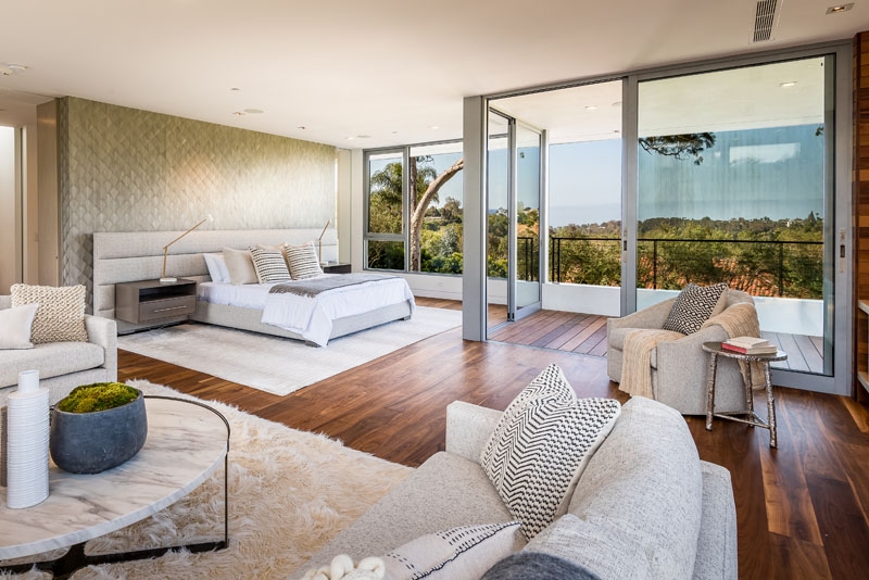 modern-master-bedroom-with-private-balcony-170518-148-10.jpg 家装参考,卧室,现代风格,