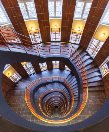 旋转造型 Spiral_Staircase_Sprinkenhof_Hamburg_-_Gerson_Ho_ger_Architekten_-_lerichti.jpg