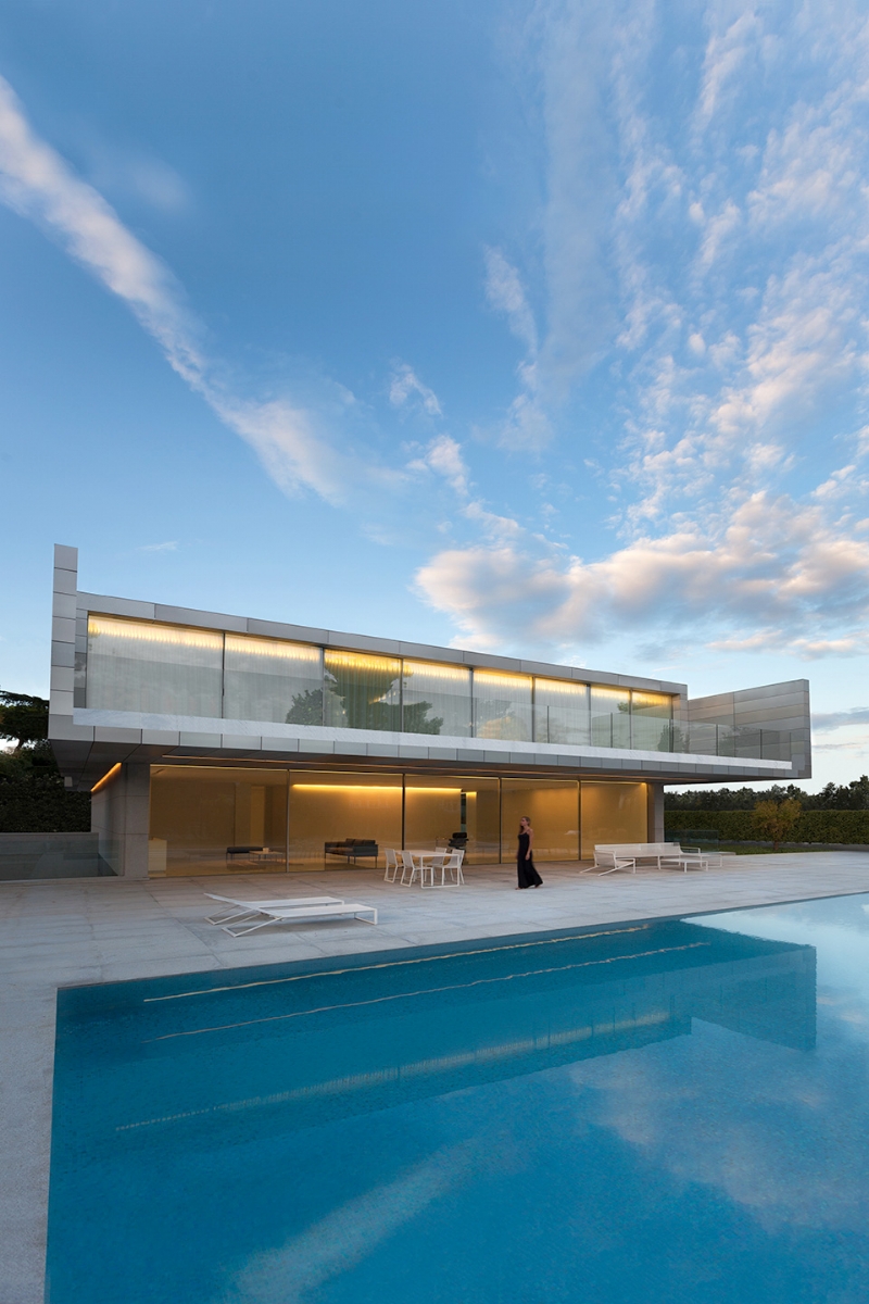 FRAN-SILVESTRE-ARQUITECTOS-ALUMINUM-HOUSE-003.jpg 参考素材,方案表现,建筑渲染,