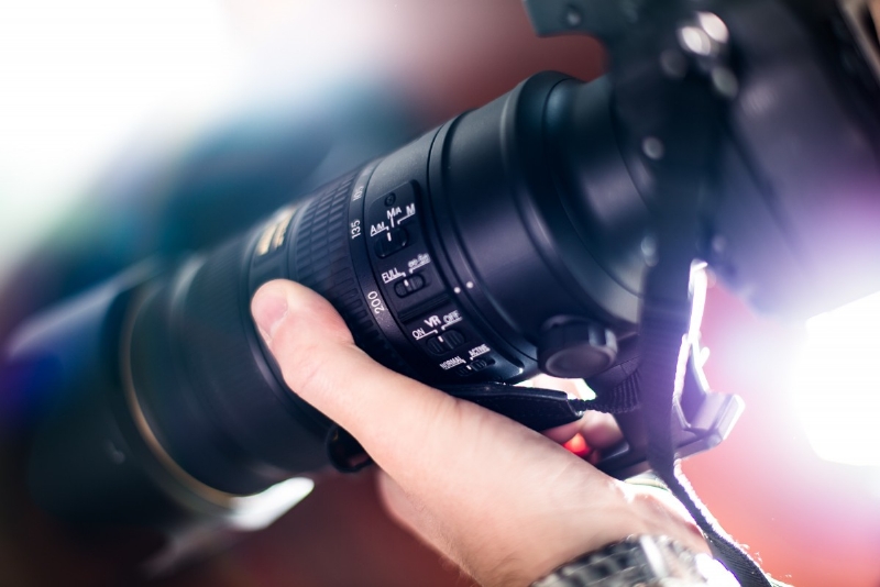 camera_lens_light_flare_photographer_photo-1126246.jpg 方案配图,客户爱好,摄影,