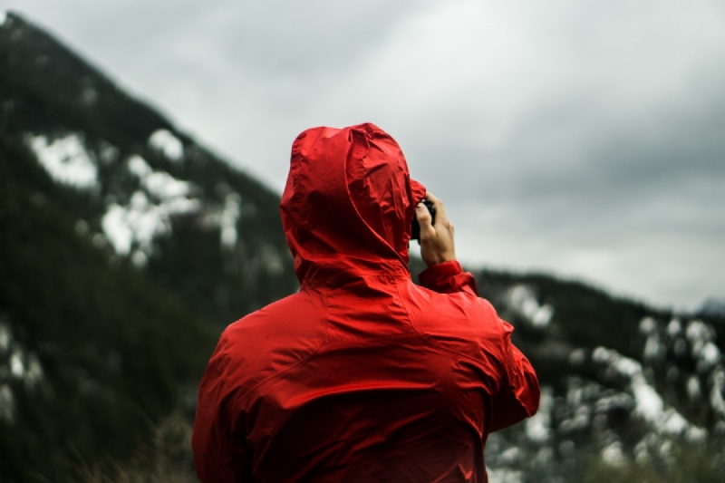 person_red_photography_jacket_photographer-503935.jpg 方案配图,客户爱好,摄影,