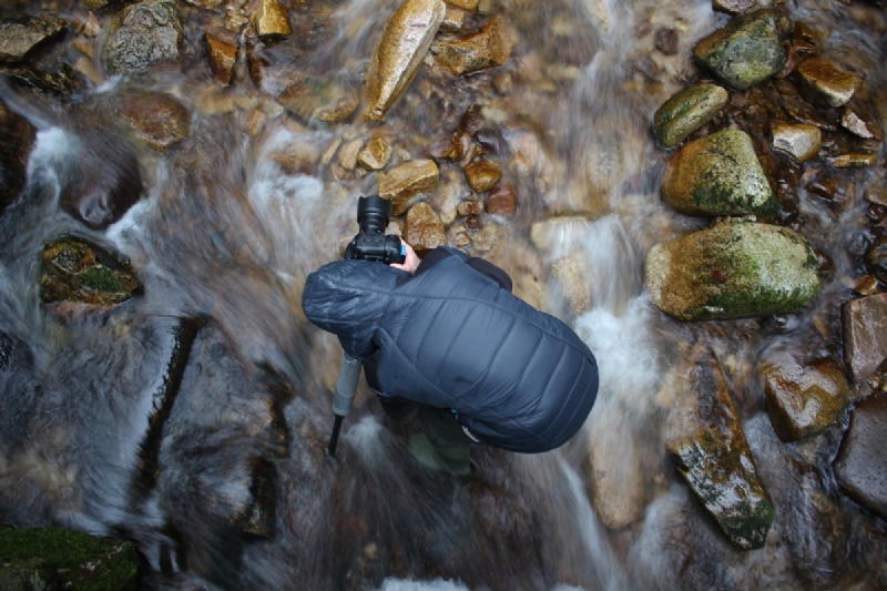 photographer_water_stream_rock_stone-42989.jpg 方案配图,客户爱好,摄影,