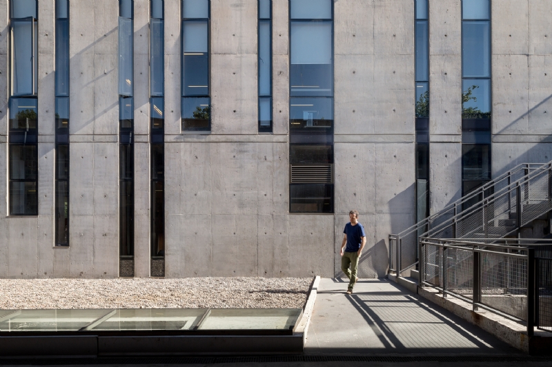 Edificio_Aulas_San_Joaquin-14.jpg 建筑参考,局部元素,外墙,