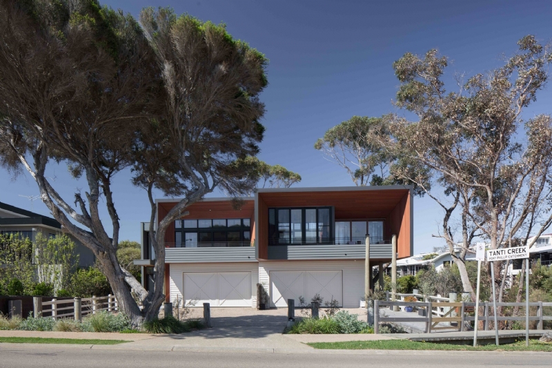 23366-Street_frontage-Nic_Granleese.jpg 建筑参考,住宅建筑,独栋别墅,
