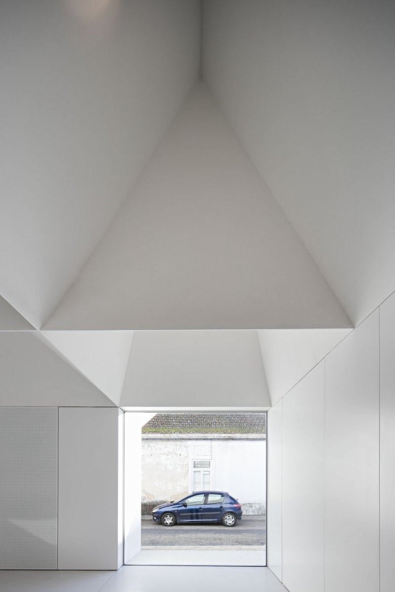 Aires-Mateus-Grandola-Meeting-Centre_15b-800x1200.jpg 参考素材,灵感来源,建筑造型,