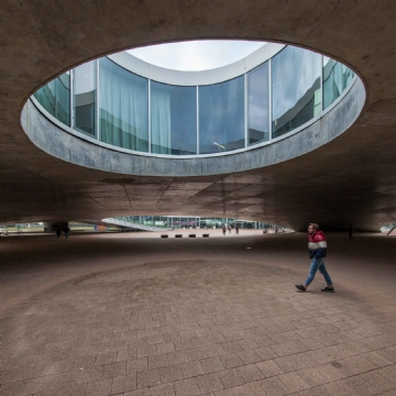 建筑造型 Rolex_Learning_Center_EPFL_-_SANAA_-_lerichti.jpg