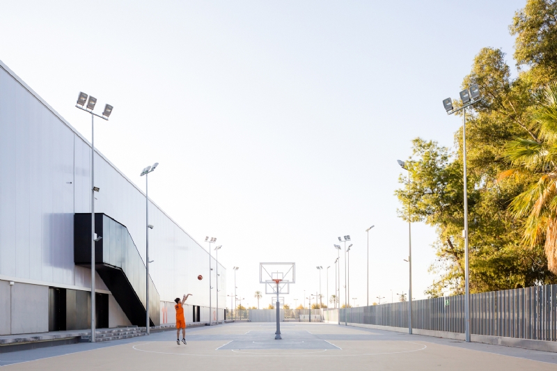 ERRE-arquitectura_Alqueria-del-Basket_16_exterior-courts.jpg 建筑参考,公共建筑,体育场馆,