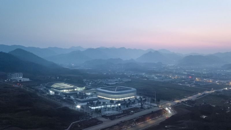 linan-sport-culture-center-uad-01-birdview-at-sunset.jpg 建筑参考,公共建筑,体育场馆,