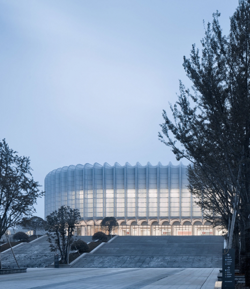 linan-sport-culture-center-uad-14-light-and-floating-sense-of-architecture-image-zhao-qiang.jpg 建筑参考,公共建筑,体育场馆,