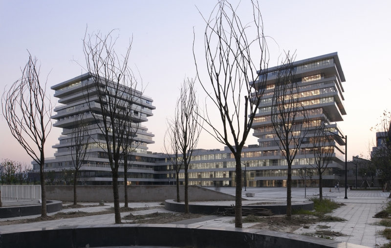 3与景观交相掩映（锐景摄影）.jpg 建筑参考,公共建筑,学校,