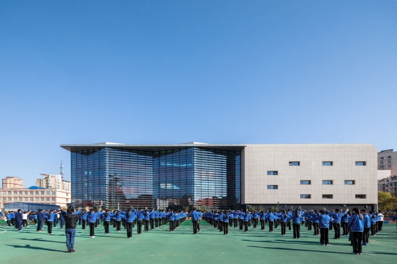 从操场看教学楼-1.jpg 建筑参考,公共建筑,学校,