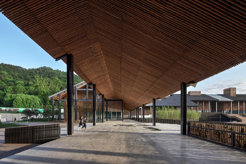 4梅驿广场西入口柱廊（存在建筑）.jpg 建筑参考,公共建筑,活动中心,