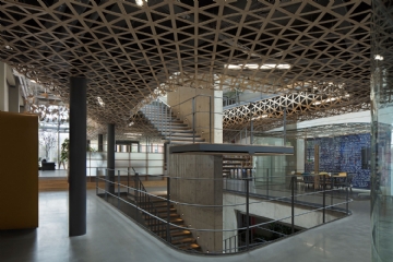 栏杆扶手 mafengwo-phase2-SYN-architects-16-bamboo-clouds-staircase.jpg