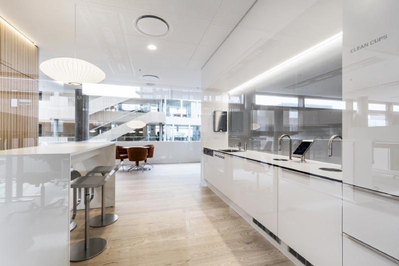 PLH_Arkitekter_Amerika_Plads_Kitchen_Tomas_Bertelsen.jpg 工装参考,办公空间,员工餐饮,