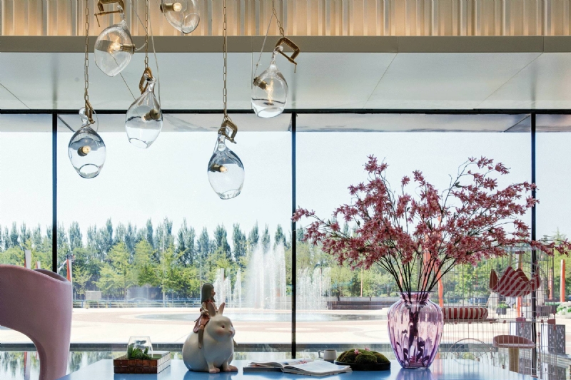 0930e73ba038c4d372f5ea10aca2caa7.jpg 工装参考,商业空间,售楼处,