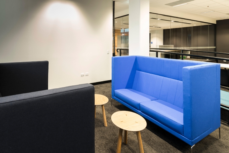 kayt-quiet-4-b.jpg 软装单品,座具,沙发,