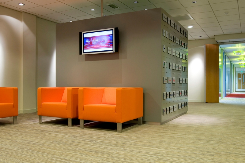 lekker-strak-fauteuil-koning-en-hartman-amsterdam-heyligers-1-141023-b.jpg 软装单品,座具,沙发,